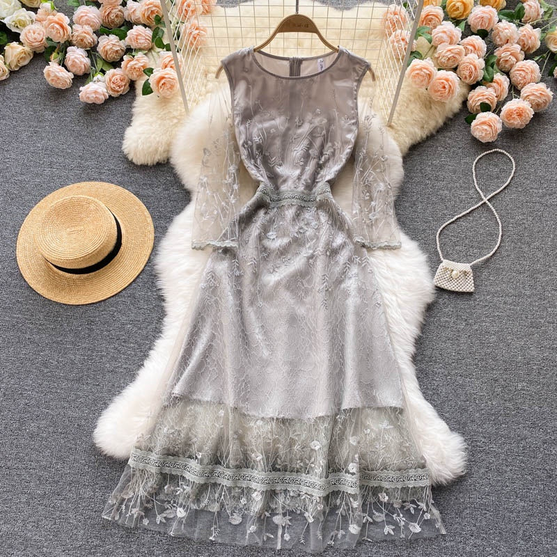 [READY] LD 98 BIG Laurel SILVER Brukat Lace Dress